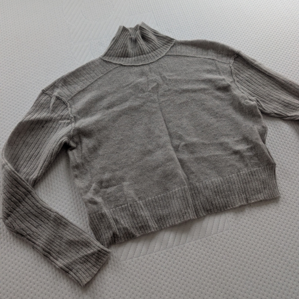 Free People Gray 100% Cashmere Sweater Sz XS Cropped Turtleneck